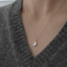 Waterdrop necklace